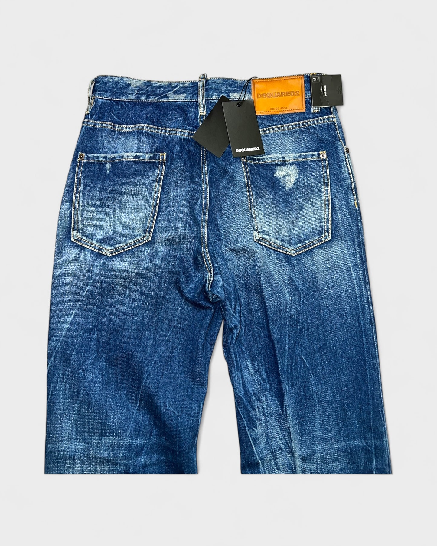 Jeans mit Waschung und Riss-Details – Blau