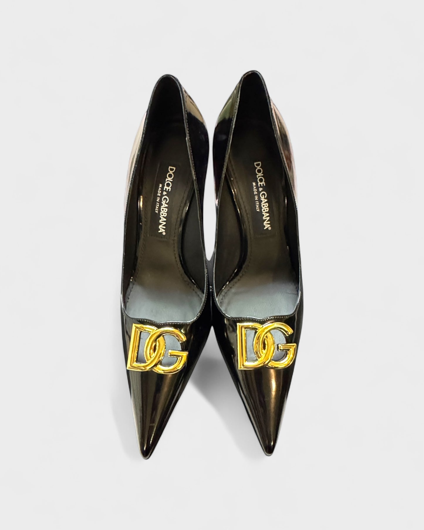 Pumps mit Logo-Schnalle – Schwarz