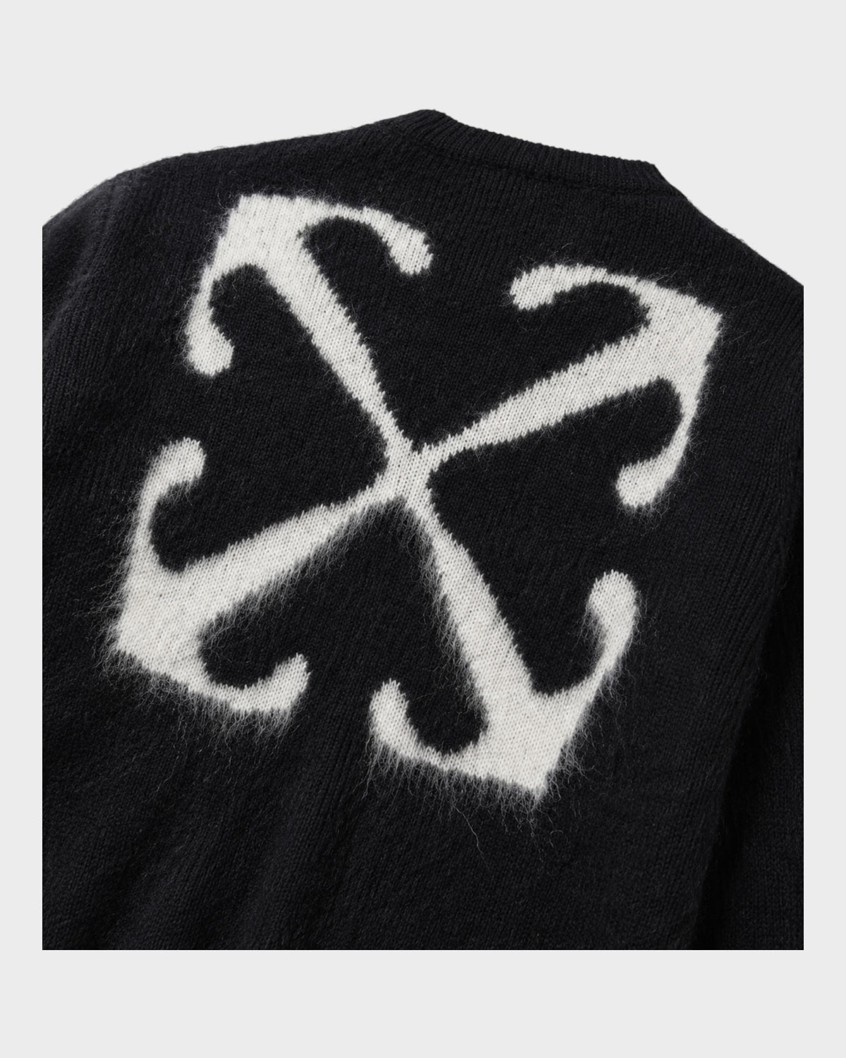 Pullover mit Fuzzy Arrows – Schwarz