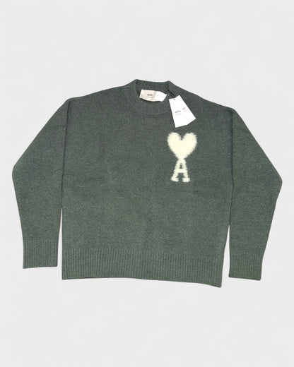 Ami de Cœur Strickpullover mit Herz-Logo – Tannengrün