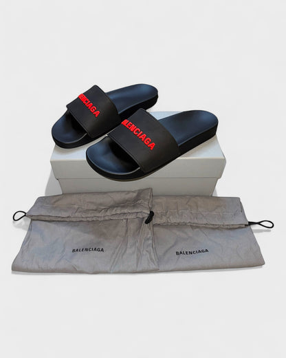 Slides mit Logo – Schwarz/Rot