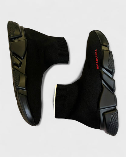 Speed Trainer – Schwarz mit rotem Schriftzug