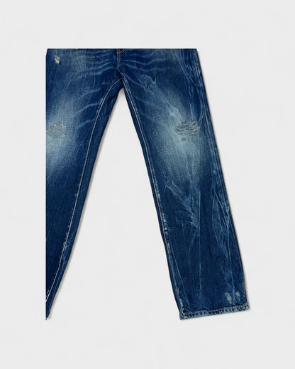 Jeans mit Waschung und Riss-Details – Blau