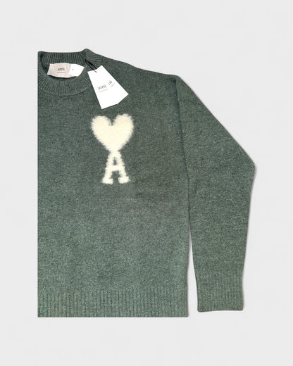 Ami de Cœur Strickpullover mit Herz-Logo – Tannengrün
