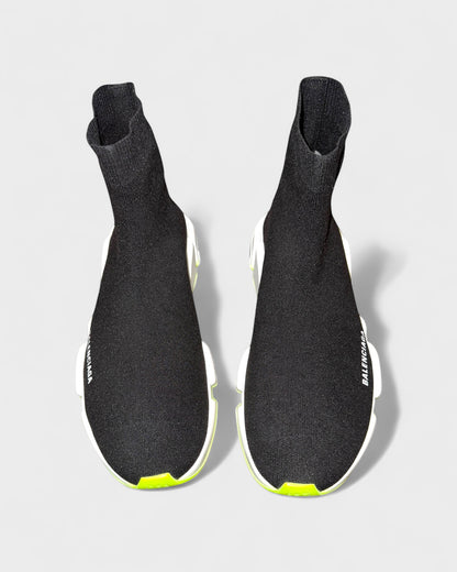 Speed Trainer – Schwarz/Weiß mit Neon-Details