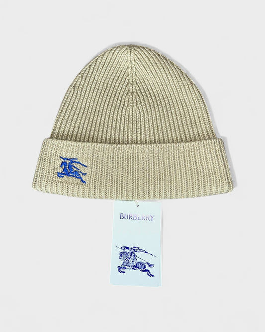 Strickmütze – Beige mit blauem Reiter-Logo