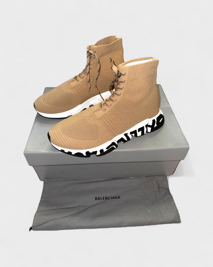 Speed Trainer Laced Sneaker – Beige/Weiß/Schwarz