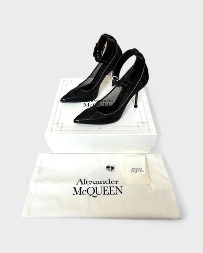 „Buckle“ Pumps – Schwarz