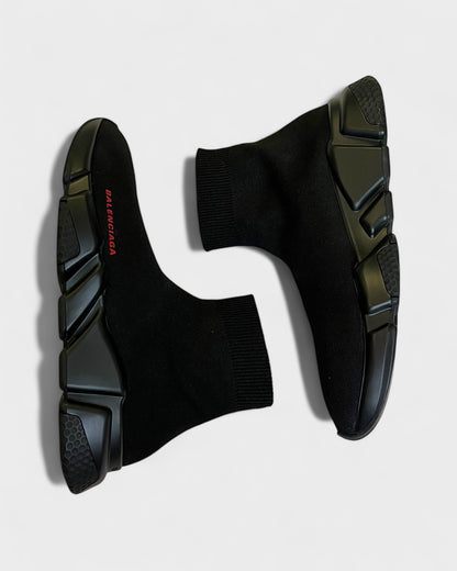 Speed Trainer – Schwarz mit rotem Schriftzug