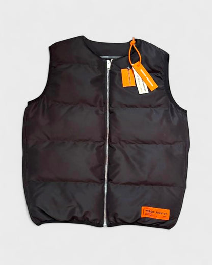Steppweste mit Logo-Patch – Schwarz