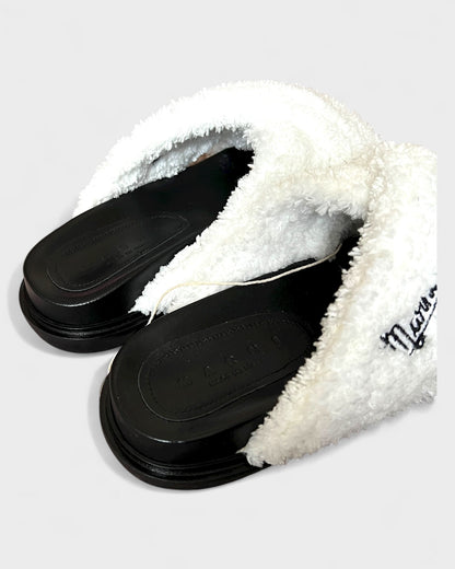 Crossed-Fur Slipper – Weiß/Schwarz
