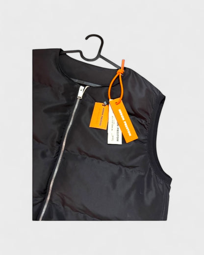 Steppweste mit Logo-Patch – Schwarz