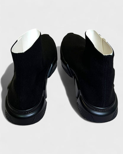 Speed Trainer – Schwarz mit rotem Schriftzug