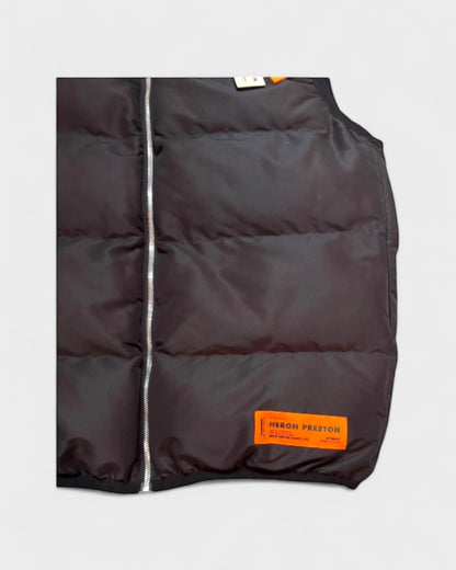 Steppweste mit Logo-Patch – Schwarz