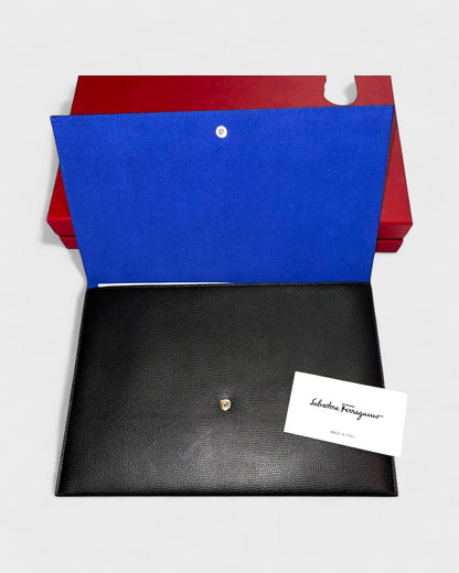 Leder-Clutch mit Handgelenkschlaufe – Schwarz