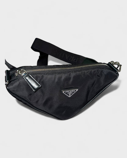 Triangle Bag aus Nylon – Schwarz