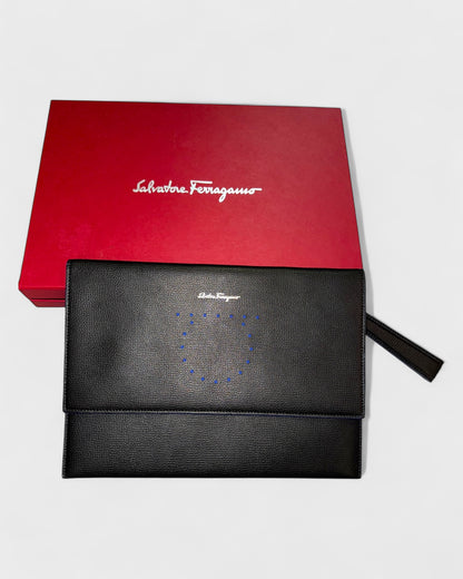 Leder-Clutch mit Handgelenkschlaufe – Schwarz